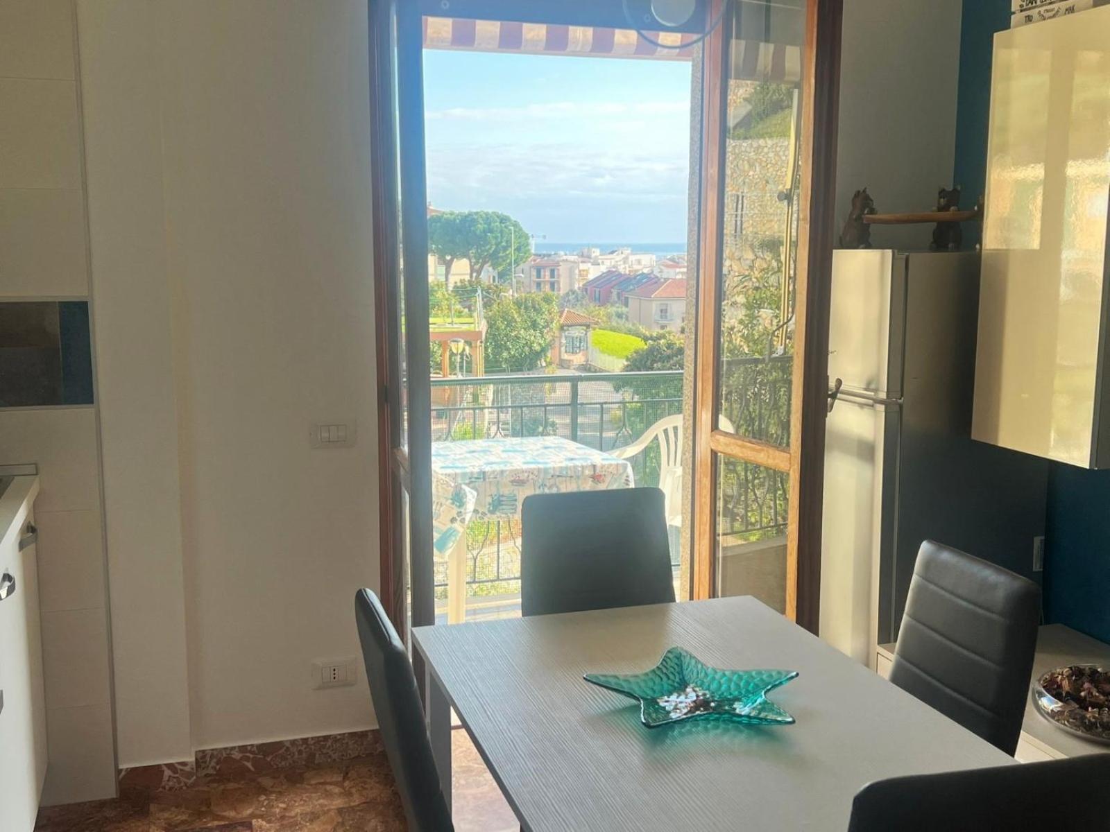 Apartment Aurora & Nicole Ideal Per Biker Con Terazza Vista Mare Parcheggio E Wi-Fi Gratuiti Pietra Ligure Exterior photo