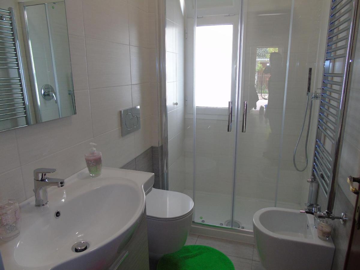 Apartment Aurora & Nicole Ideal Per Biker Con Terazza Vista Mare Parcheggio E Wi-Fi Gratuiti Pietra Ligure Exterior photo